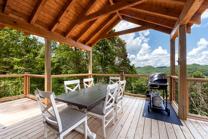 Sevierville Splendor: Luxurious Cabin Getaway Offering Breathtaking Views and Unparalleled Amenities - Sevierville, Tennessee - glamping.directory