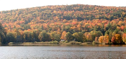 Enchanting Lakefront Cabin Rental Perfect for Six near Okemo in Vermont - Ludlow, Vermont - glamping.directory