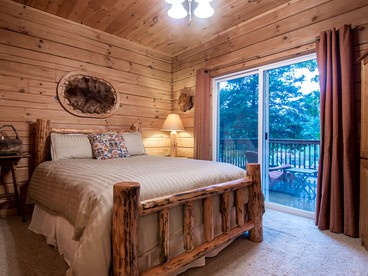 Family-Friendly Log Cabin with a Pool and Playground near the Ozarks, Missouri - Ridgedale, Missouri - glamping.directory