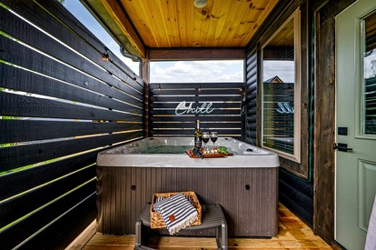 Cozy Mountain Cabin with Private Hot Tub Near Dollywood in Pigeon Forge, TN - Pigeon Forge, Tennessee - glamping.directory