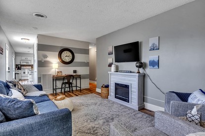 Pet-Friendly Cabin with Foosball Table Ideal for Small Families in Sevierville, Tennessee - Sevierville, Tennessee - glamping.directory
