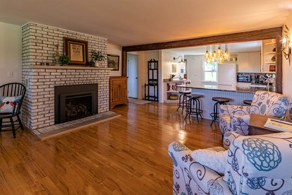 Peaceful and Serene Farmstead Retreat with Horseback Riding in Stockton, Illinois, Perfect for a Family Getaway - Stockton, Illinois - glamping.directory