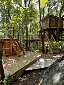 Secluded Treetop Oasis, Original Treehouse in Tennessee - Copperhill, Tennessee - glamping.directory