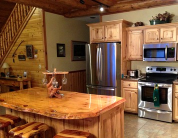 English Lake Escape -Custom Waterfront Log Cabin in Chequamegon National Forest - Mellen, Wisconsin - glamping.directory