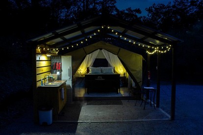 Black Fox Den: A Woodland Glamp - Dog Friendly in Hot Springs, AR - Hot Springs, Arkansas - glamping.directory