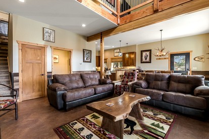 Idyllic Retreat with Private Hot Tub near Rocky Mountain National Park and Estes Park, Colorado - Estes Park, Colorado - glamping.directory