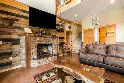 Idyllic Retreat with Private Hot Tub near Rocky Mountain National Park and Estes Park, Colorado - Estes Park, Colorado - glamping.directory