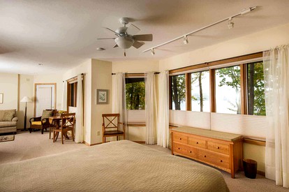 Sunny Suite Rental with Amazing Views near Ithaca, New York - Dundee, New York - glamping.directory