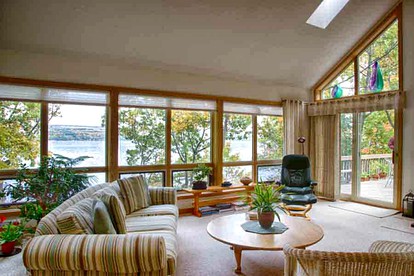 Sunny Suite Rental with Amazing Views near Ithaca, New York - Dundee, New York - glamping.directory
