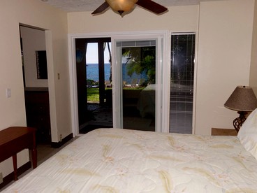 Luxury Oceanside Cabin Rental on the Kona Coast of Hawaii Island - Captain Cook, Hawaii - glamping.directory