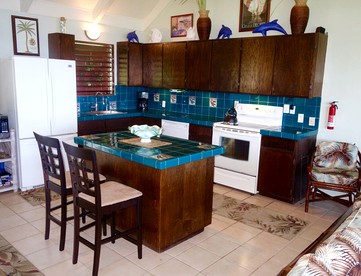 Luxury Oceanside Cabin Rental on the Kona Coast of Hawaii Island - Captain Cook, Hawaii - glamping.directory