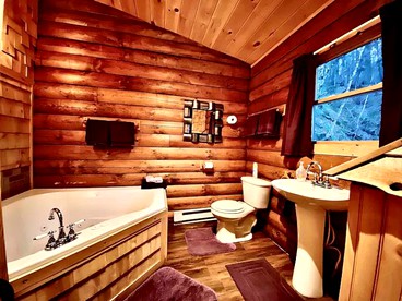 Rustic Log Cabin #6 - "Fireside" Near Franconia Notch State Park - Lisbon, New Hampshire - glamping.directory