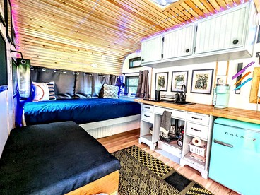 Caravan by the Lake: Retro Glamping in Santa Ysabel, CA - Santa Ysabel, California - glamping.directory