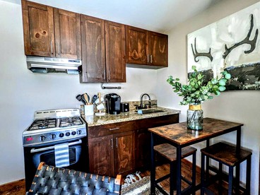Caravan by the Lake: Retro Glamping in Santa Ysabel, CA - Santa Ysabel, California - glamping.directory