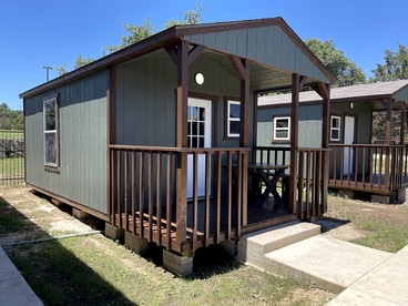 Pet-Friendly Cottages Incredible for Adventure Lovers in Texas - Canyon Lake, Texas - glamping.directory