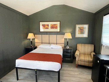 Pet-Friendly Cottages Incredible for Adventure Lovers in Texas - Canyon Lake, Texas - glamping.directory