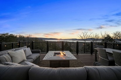 Serene Tiny Home Retreat with Sunrise Lake & Mountain Views in Pushmataha County, Oklahoma - Pushmataha County, Oklahoma - glamping.directory