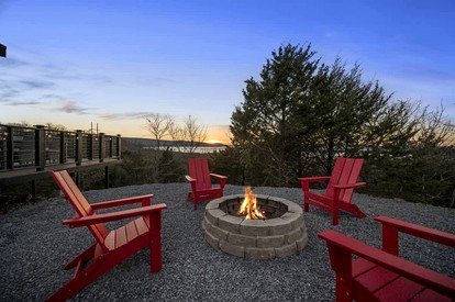 Serene Tiny Home Retreat with Sunrise Lake & Mountain Views in Pushmataha County, Oklahoma - Pushmataha County, Oklahoma - glamping.directory