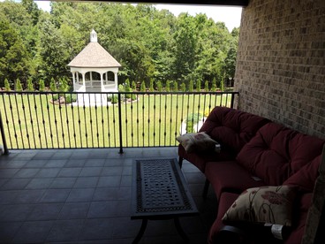 Sleek Two-Person Accommodation for a Getaway near Lake Barkley, Kentucky - Hopkinsville, Kentucky - glamping.directory