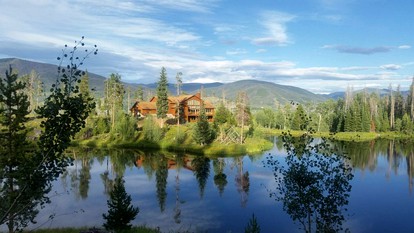 Stunning Mountainside Weekend Getaway on Private Lake near Denver, Colorado - glamping.directory