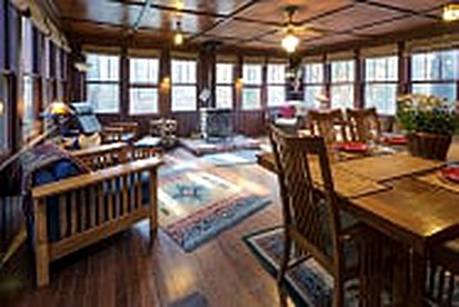 Historic Mountain Cottage Rental with Classic and Modern Features in Somerset, Pennsylvania - Somerset, Pennsylvania - glamping.directory