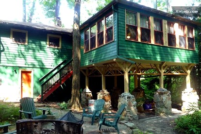 Historic Mountain Cottage Rental with Classic and Modern Features in Somerset, Pennsylvania - Somerset, Pennsylvania - glamping.directory