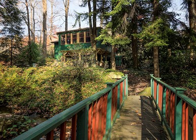 Historic Mountain Cottage Rental with Classic and Modern Features in Somerset, Pennsylvania - glamping.directory