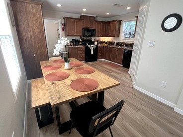 Spacious Modern Cabin on Toledo Bend Lake with Gorgeous Deck and Patio for an Amazing Family Getaway in Hemphill, Texas - Hemphill, Texas - glamping.directory