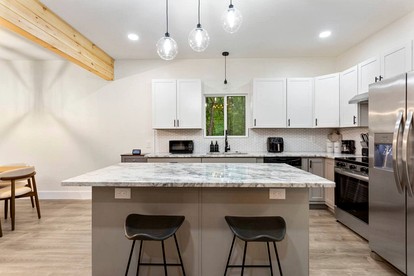 Stylish Lakehouse with Black-and-White Modern Design near Lake Hartwell, Clemson SC - Westminster, South Carolina - glamping.directory