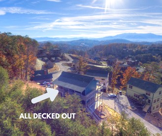 Stunning Cabin with Indoor Pool and Hot-tub in Pigeon Forge, Tennessee - Pigeon Forge, Tennessee - glamping.directory