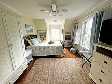 Beautiful Cozy Cabin in Saunderstown, Rhode Island - Jamestown, Rhode Island - glamping.directory