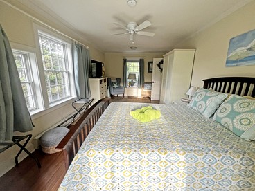 Beautiful Cozy Cabin in Saunderstown, Rhode Island - Jamestown, Rhode Island - glamping.directory