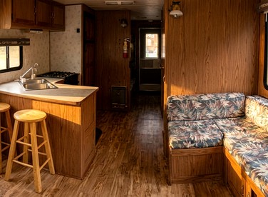 Spacious Getaway Series Houseboat with Water Slide & Penthouse Deck Near Babbitt, Minnesota - Babbitt, Minnesota - glamping.directory