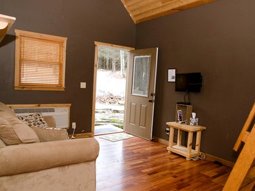 Family-Friendly Cabin Getaway with a Fire Pit near Nashville, Tennessee - Mount Juliet, Tennessee - glamping.directory