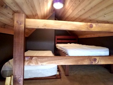 Family-Friendly Cabin Getaway with a Fire Pit near Nashville, Tennessee - Mount Juliet, Tennessee - glamping.directory