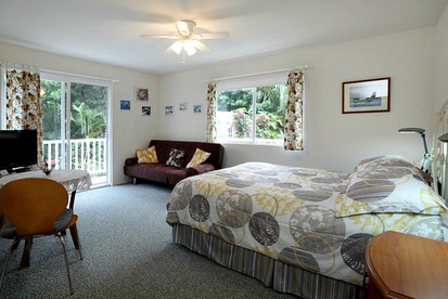 Snug Hillside Vacation Rental at 1,600-Foot Altitude Overlooking the Kona Coast, Hawaii - Kailua-Kona, Hawaii - glamping.directory