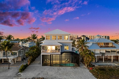 Outstanding Beach House with Swimming Pool and Great Views in Fort Myers Beach, Florida - glamping.directory