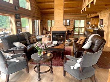 Luxurious Log Home with Madison River Views near Three Dollar Bridge, J & J Ranch, Montana - Cameron, Montana - glamping.directory