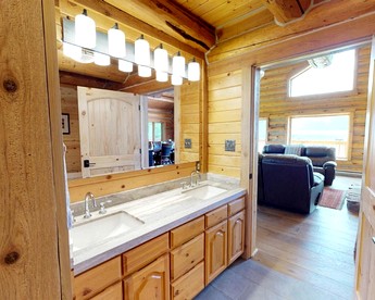 Luxurious Log Home with Madison River Views near Three Dollar Bridge, J & J Ranch, Montana - Cameron, Montana - glamping.directory