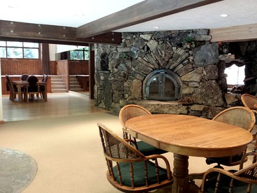 Amazing Mountainside Vacation Rental with Private Hot Springs in Hamilton, Montana - Hamilton, Montana - glamping.directory