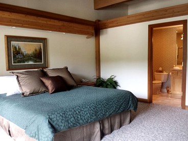 Amazing Mountainside Vacation Rental with Private Hot Springs in Hamilton, Montana - Hamilton, Montana - glamping.directory
