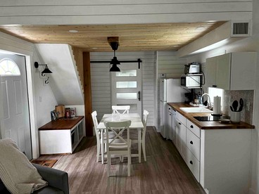 Delightful Lofted Tiny Barn with Cozy Interior and Spacious Backyard in Florida - Homestead, Florida - glamping.directory