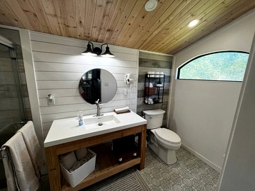 Delightful Lofted Tiny Barn with Cozy Interior and Spacious Backyard in Florida - Homestead, Florida - glamping.directory