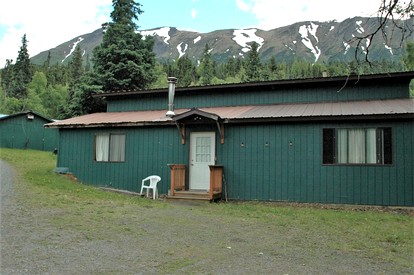 Cozy Family-Friendly Vacation Rental in Cooper Landing, Alaska - glamping.directory