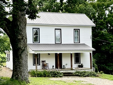 1800s Farmhouse Cottage Rental on a 230 Acre Farm in Muskingum County, Ohio - glamping.directory