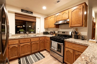 Charming Cabin with Outdoor Jacuzzi, Spa Bath and Game Room in California - Big Bear, California - glamping.directory
