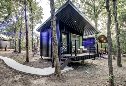 Romantic Woodland Cabin Hideaway Near the Lake in Scenic Texas Countryside - glamping.directory