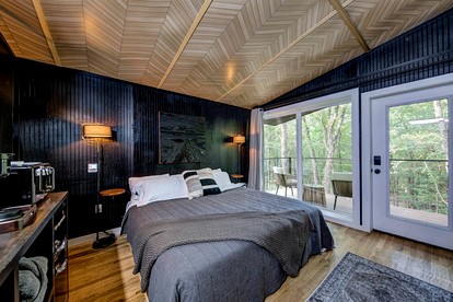 Romantic Woodland Cabin Hideaway Near the Lake in Scenic Texas Countryside - Alvord, Texas - glamping.directory