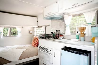 Unforgettable Glamping Caravan Rental in North Carolina for Intimate Weekends Away in Franklin - Franklin, North Carolina - glamping.directory