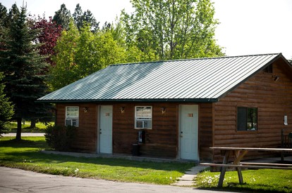 Comfy Vacation Suite with Private Jacuzzi in Bonners Ferry, Northern Idaho - Bonners Ferry, Idaho - glamping.directory